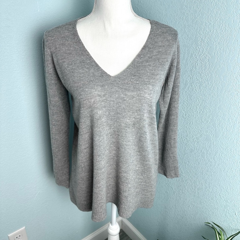 Eileen Fisher Gray 100% Wool V-Neck Hi-Lo Sweater Size L Minimalist Luxe EUC